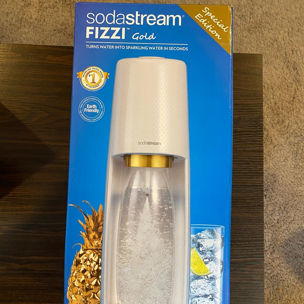 brand new sparkling water maker